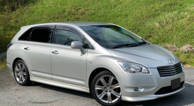 Toyota mark x zio фото